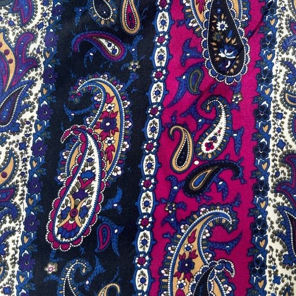 Access Paisley Patterned Scarf. 100% Silk. - Picture 6 of 6